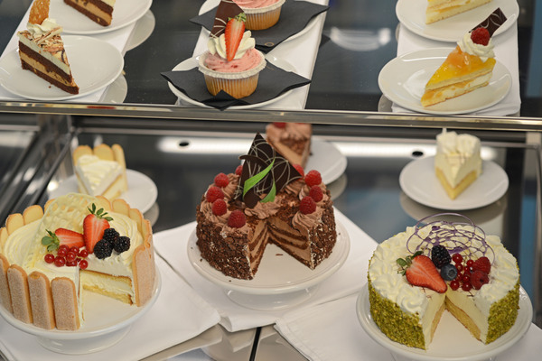 Scenic Luxury Cruises & Tours AMBER River Cafe 6.jpg